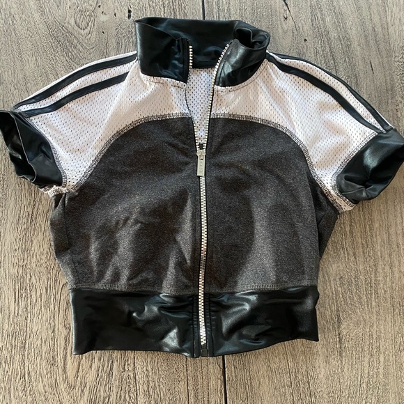 Cropped Bebe sport jacket